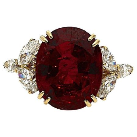 Van Cleef and Arpels No Heat Oval-Cut Ruby 18k Yellow Gold GRS Certified Ring