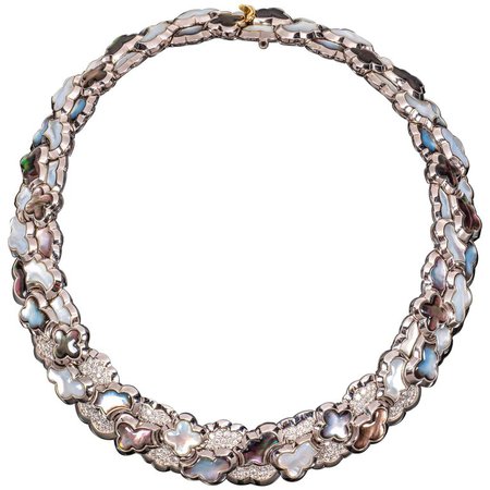 Van Cleef and Arpels Alahambra Mother of pearl, Diamond Necklace For Sale at 1stdibs