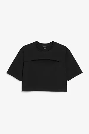 Front slit tee - Black - T-shirts - Monki WW