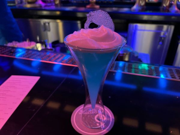 REVIEW: Out of This World Cocktails from the Sublight Lounge on the Star Wars: Galactic Starcruiser - WDW News Today