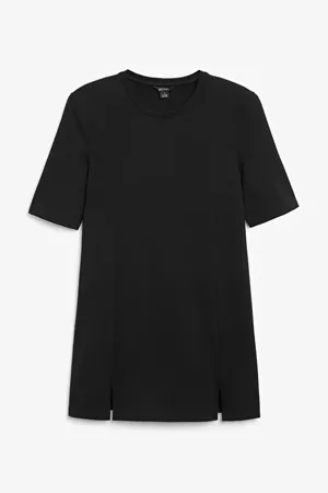 Shoulder pads t-shirt dress - Black - Mini dresses - Monki WW