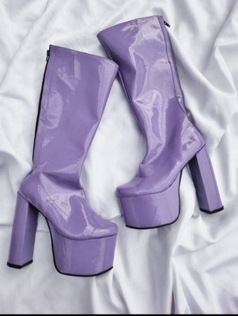 botas violetas