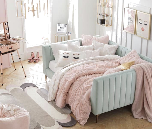 cute preppy bedroom
