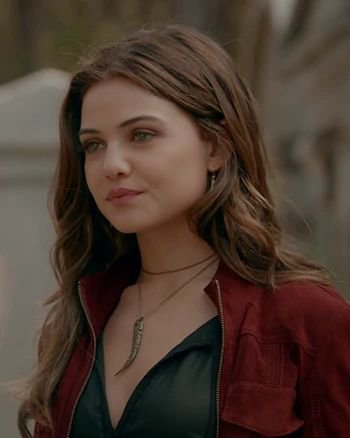 davina claire, danielle campbell, tell a story