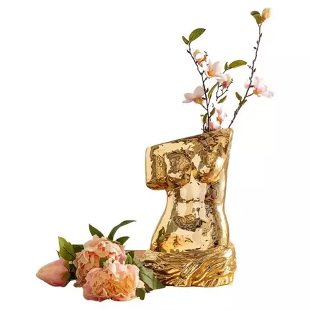 Milo vase in Gold For Sale at 1stDibs