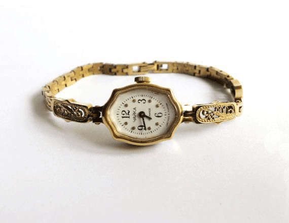 gold vintage bracelet watch 1