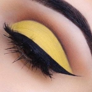 Yellow/Black Eye Makeup