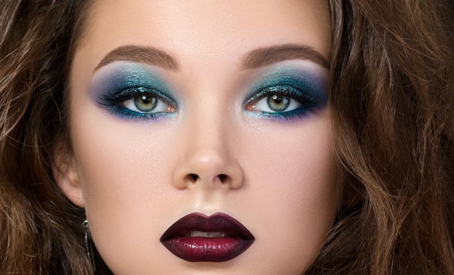 10 Ways To Wear The Blogger-Approved Blue Eyeshadow Trend | Hauterfly