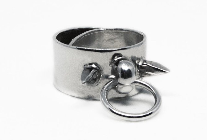 spike ring