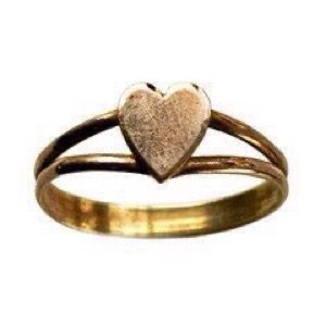 Gold ring heart