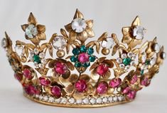 gold saint crown