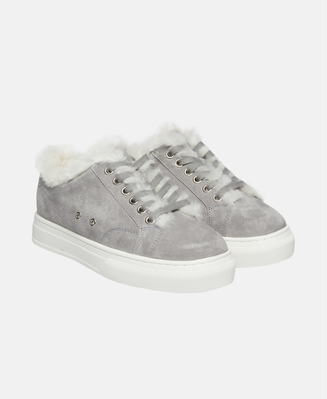 Sneakers with fur
