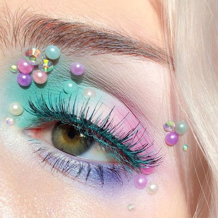 Pearly Pastel Eye Makeup
