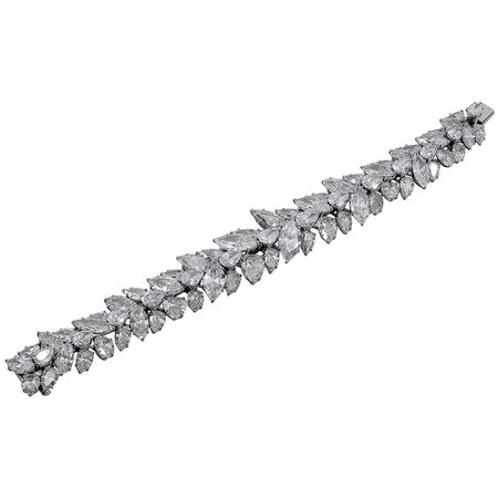 Harry Winston Pear and Marquise Shaped Diamond Cluster Bracelet For Sale at 1stdibs