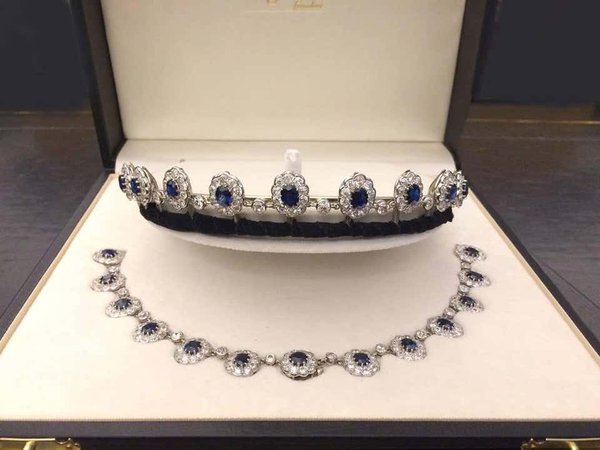 Circa 1920 Natural Unenhanced Burmese Sapphire Diamond Platinum Necklace Tiara For Sale at 1stdibs