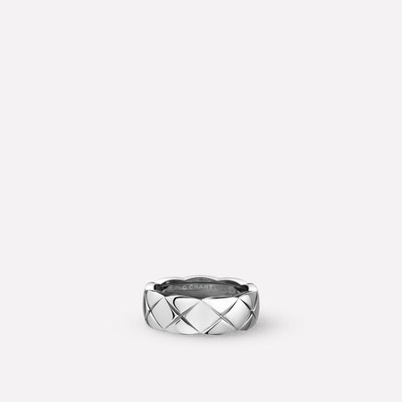 Coco Crush ring - Quilted motif ring, small version, in 18K white gold - J10570 - CHANEL