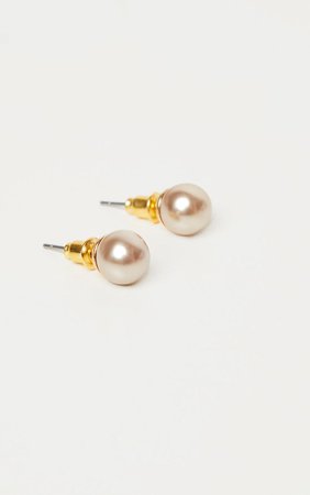 Pearl Stud Earrings - New In | PrettyLittleThing USA