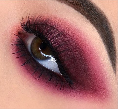 Dark pink Eye Makeup