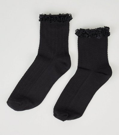 Black Frill Trim Cable Knit Ankle Socks | New Look