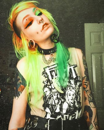 Disposable Waste on Instagram: “🥭 🍑 🥭 Small Titty Punk GF ™ 🥭 🍑 🥭”
