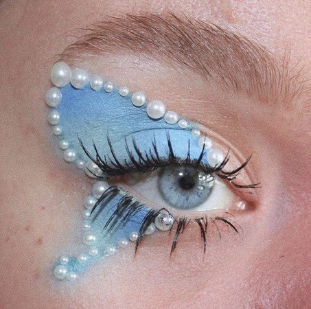 babyblue eyeshadow with pearls ☏