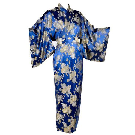 Japanese Vintage Kimono Robe in Blue Silk Gold Metallic chrysanthemum Embroidery For Sale at 1stdibs