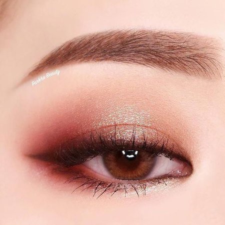 red and gold eyeshadow, shimmer