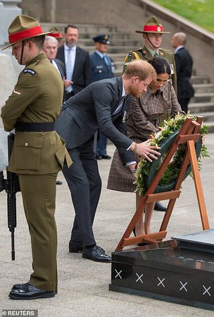Harry and Meghan land in Wellington for a traditional welcome at the War Memorial | Daily Mail Online