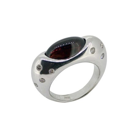 Ring, White Gold, 18 Carat, Diamond, Pyrope Garnet, Unique Piece For Sale at 1stDibs