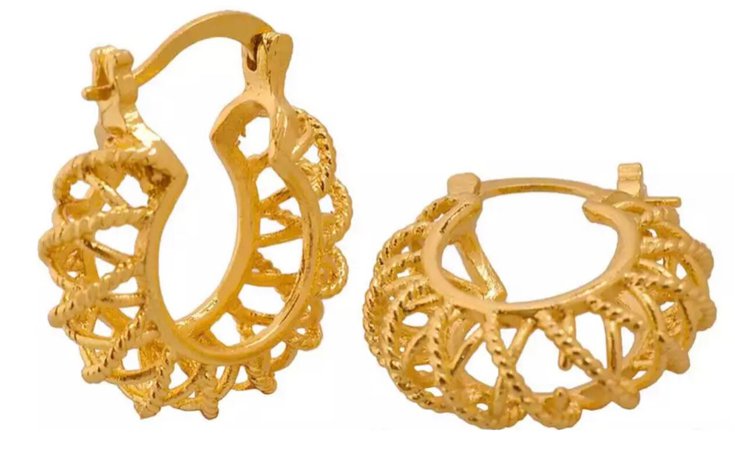 Anita Jariatu gold earring
