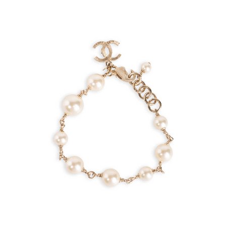 chanel-2011-fall-pearl-cc-charm-bracelet-white-1 (1600×1600)