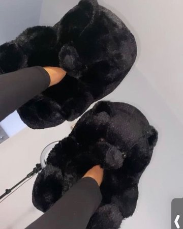 SLIPPERS🖤