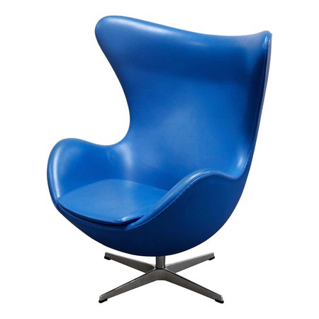 Egg Chair by Arne Jacobson for Fritz Hansen in Blue Leather, Signed For Sale at 1stDibs