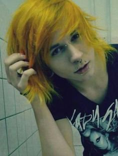 emo boy yellow hair | Yellow hair dye, Scene hair, Yellow hair