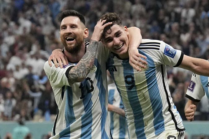 Argentina 🇦🇷😻julian Álvarez y Lionel Messi