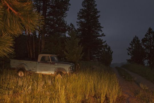 backgrpund picture truck in nature night