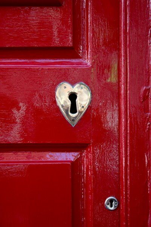 red door with heart shaped key vintage aeshetic valentine