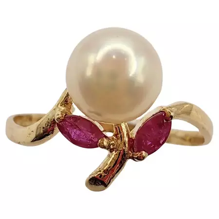 Vintage Marquise Cut Rubies and Pearl Ring in 14K Yellow Gold For Sale at 1stDibs