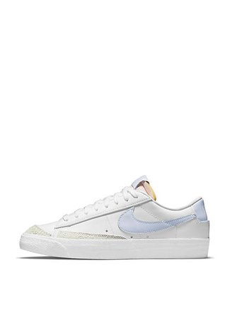 Nike Blazer Low '77 VNTG sneakers in white/ghost | ASOS