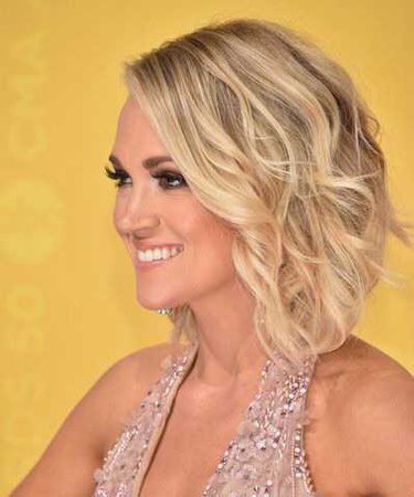 Carrie Underwood hairstyle