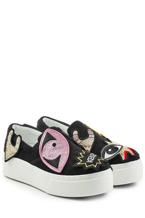 Slip-On Sneakers with Patches Gr. EU 38