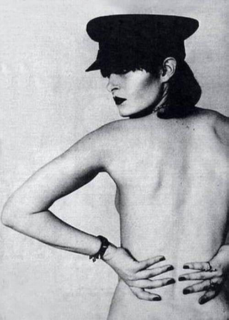 siouxie Sioux cool hat pic