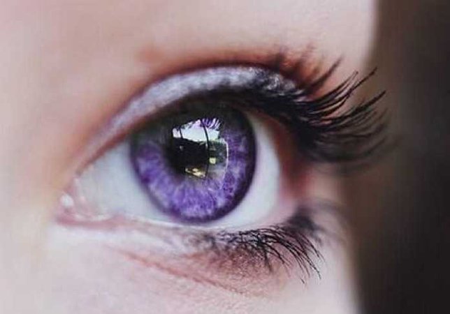 violet eyes