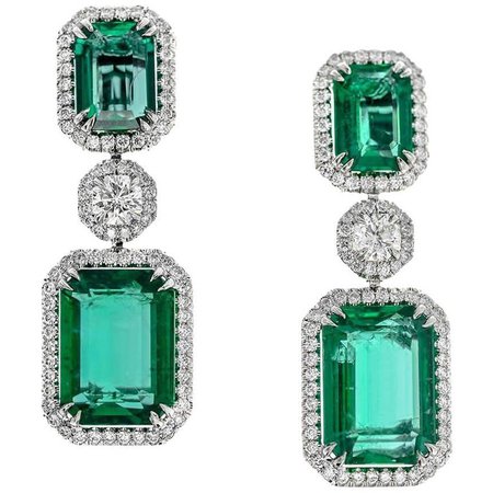 GRS Certified Natural Emerald Earrings, 22.14 Carat For Sale at 1stdibs