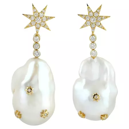 Starburst Dangle Earrring With Baroque Pearl and Diamonds In 18k Yellow Gold For Sale at 1stDibs