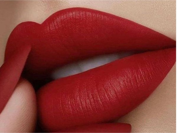 Red matte lip
