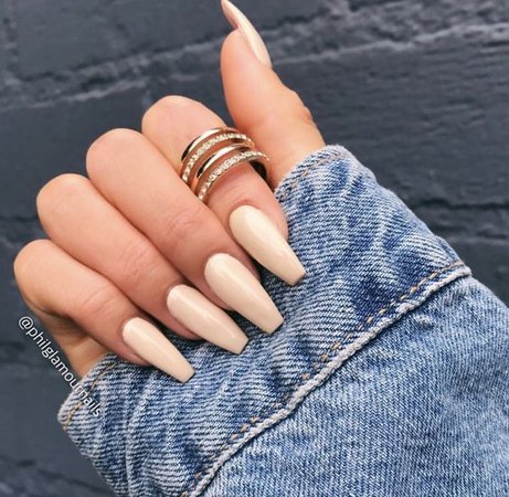 beige nails