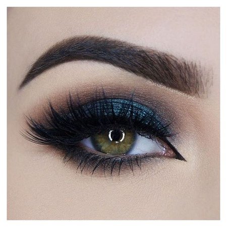 Turquoise Smokey Eye Makeup
