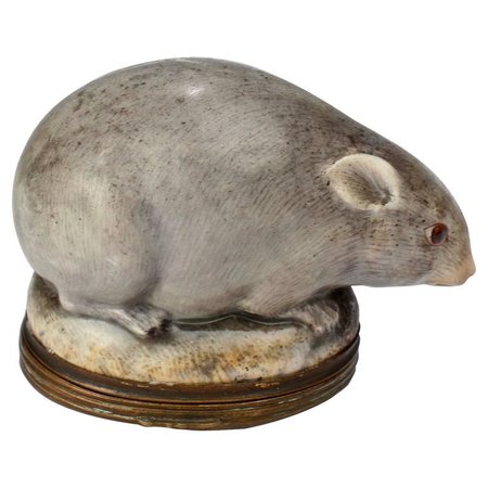 Antique 18th Century Mennecy Figural Mouse Snuff or Patch Box For Sale at 1stdibs