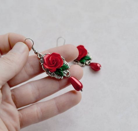 Dangle drop earrings in vintage style with red sculpted roses | Etsy